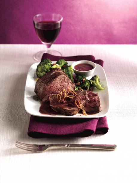 Lomo de ternera en salsa de mencía y Abadía da Cova Mencía Tinto Joven