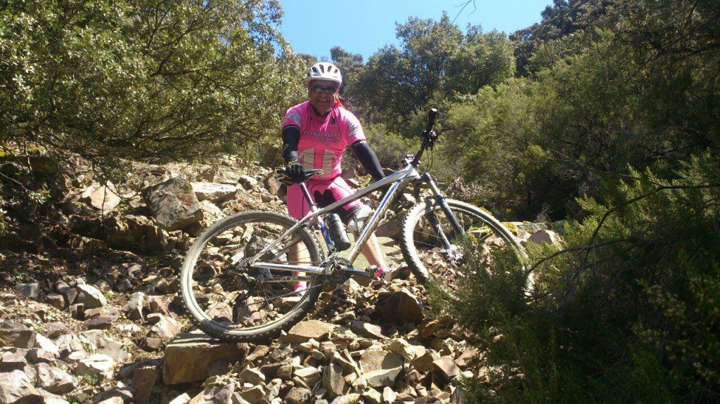Jorge Prada Macías con su bicicleta BTT