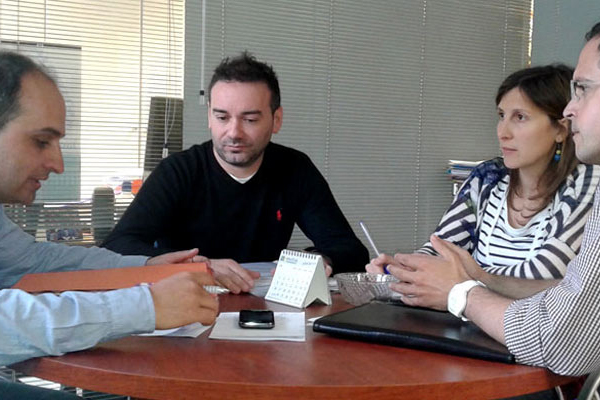 Personal de AEMTA, Sociedades Laborales de Castila y León, en una reunión